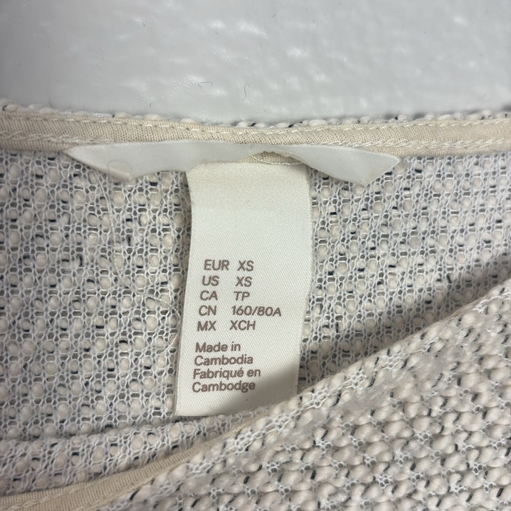 H&M Sweater - Picture 2 of 6